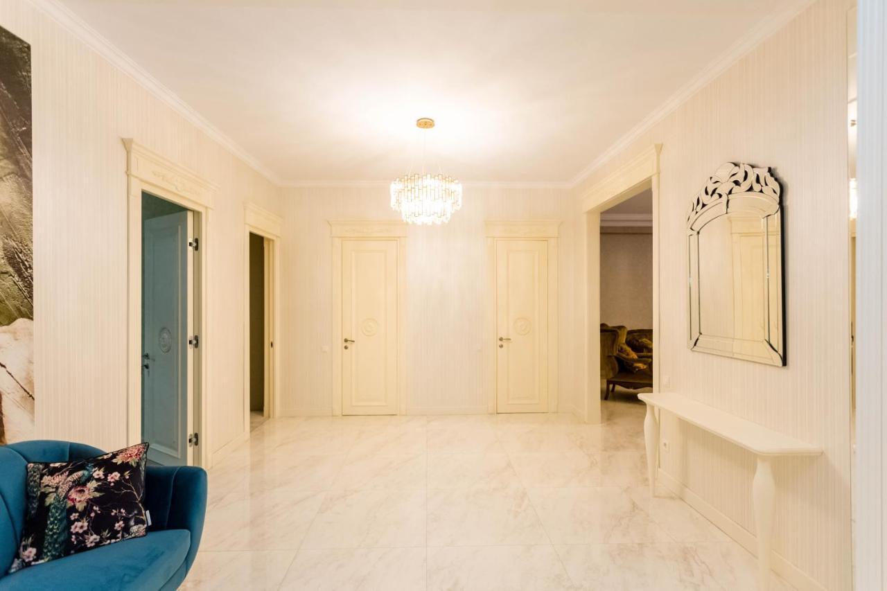 The Grand Apartment Tbilisi Esterno foto
